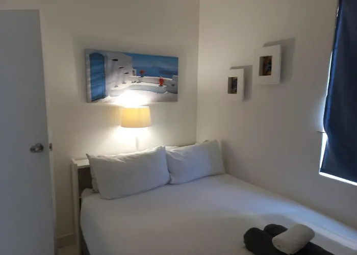 13 Bronze Bay